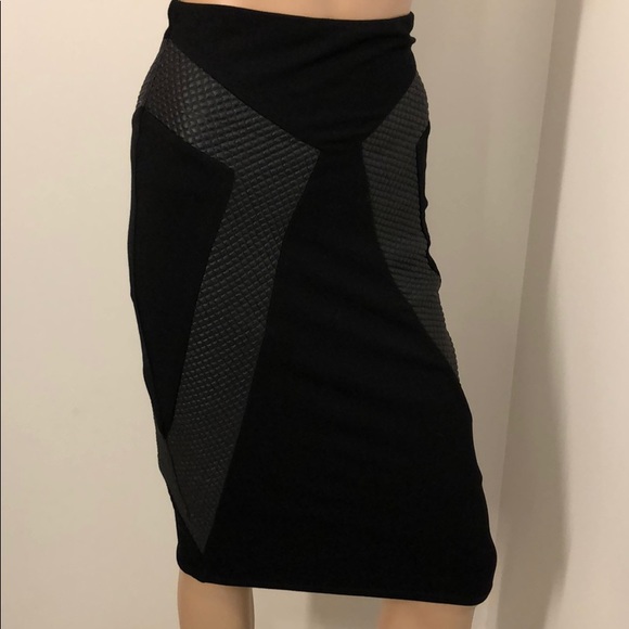 Bebe quilted panel skirt leather like panels XS 2 - Picture 4 of 6